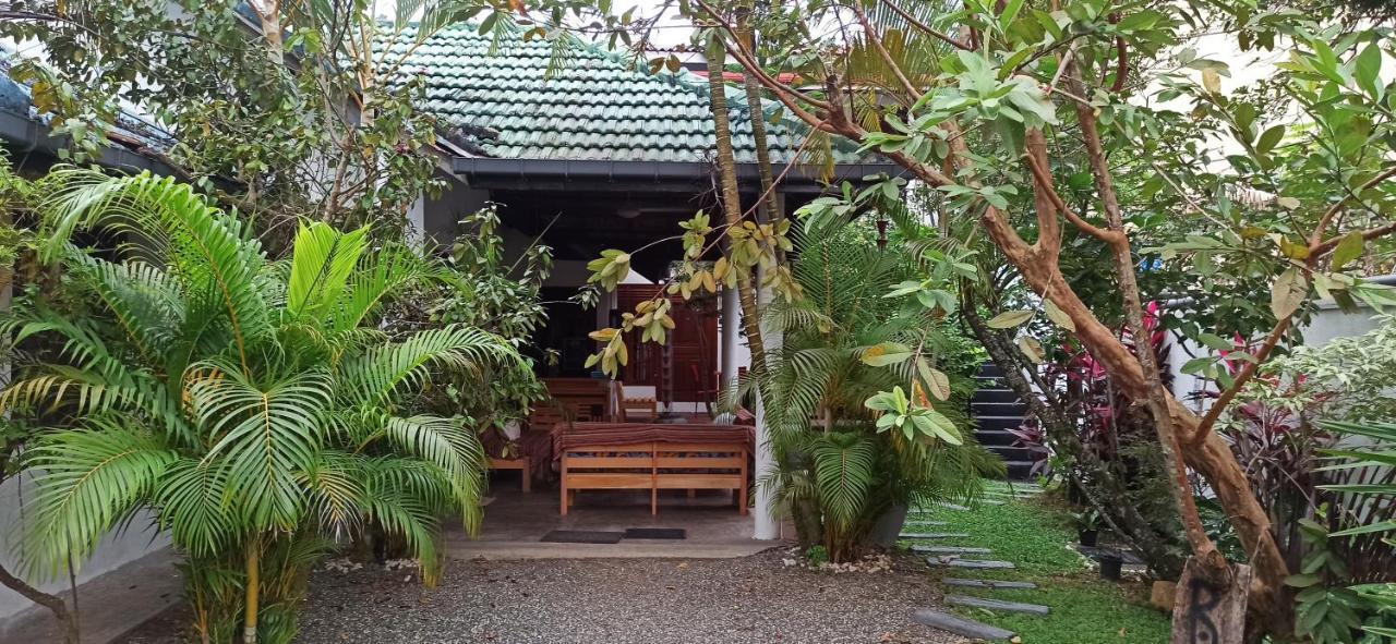 Rituale Guest House - Surf & Yoga Mirissa Exterior foto